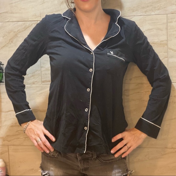 Victoria’s Secret black w/ white border stitching sleep button-down pajama shirt - Picture 6 of 15